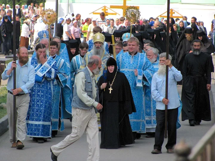 Procession in Diveyevo, 2010