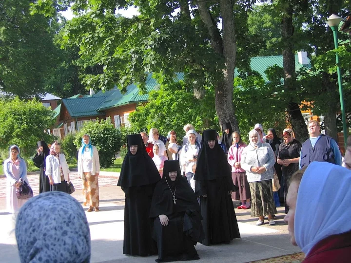 Pühtitsa convent, July 2009: pilgrims' photo 2