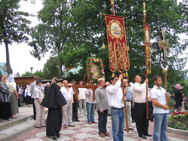 Pühtitsa convent, July 2011: pilgrims' photo 1