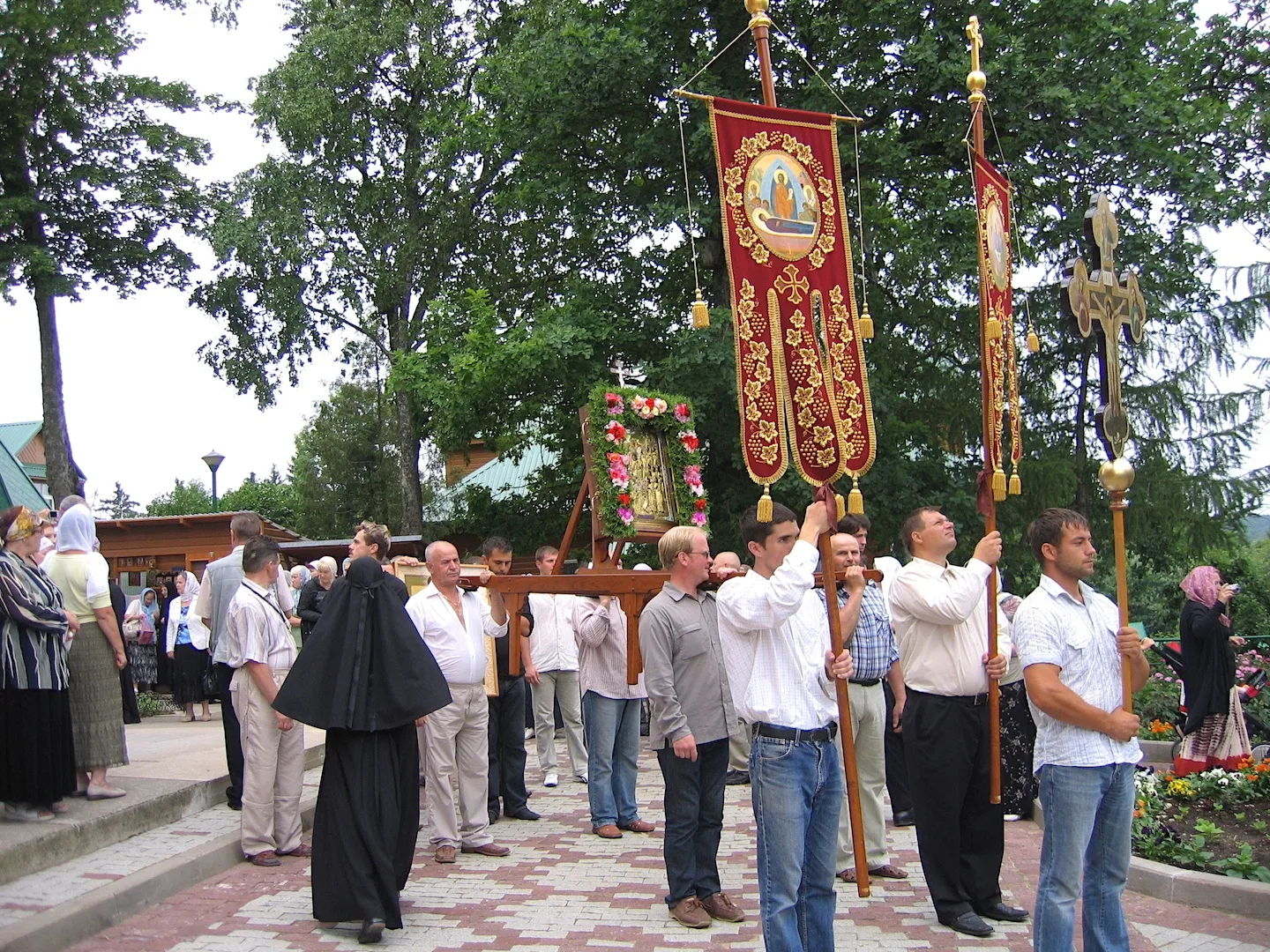 Pühtitsa convent, July 2011: pilgrims' photo 1